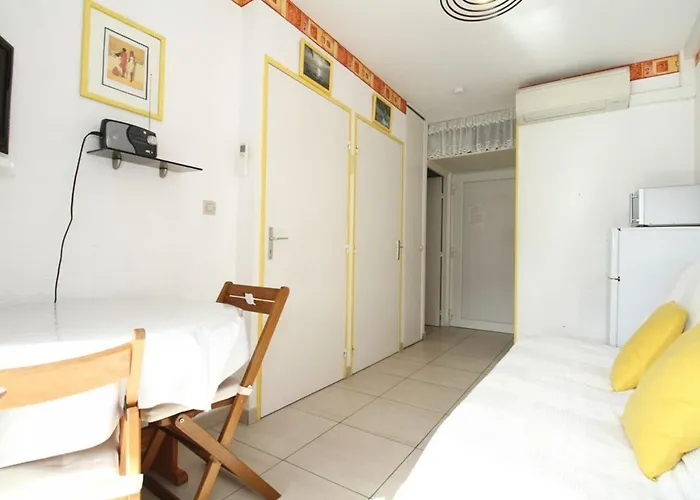 Hotel Balaruc-les-bains, 2 Pieces, 2 Personnes - Fr-1-553-108 Balaruc-les-Bains